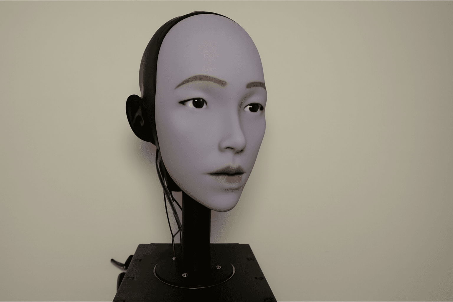 Il robot che impara a parlare guardando gli esseri umani su YouTube